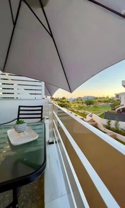 Επικοινωνία με το Whispering Ocean Retreat