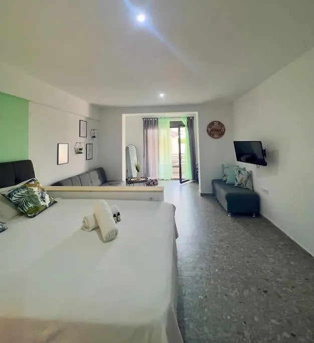 Whispering Ocean Retreat Apartment Polýgyros Grecia